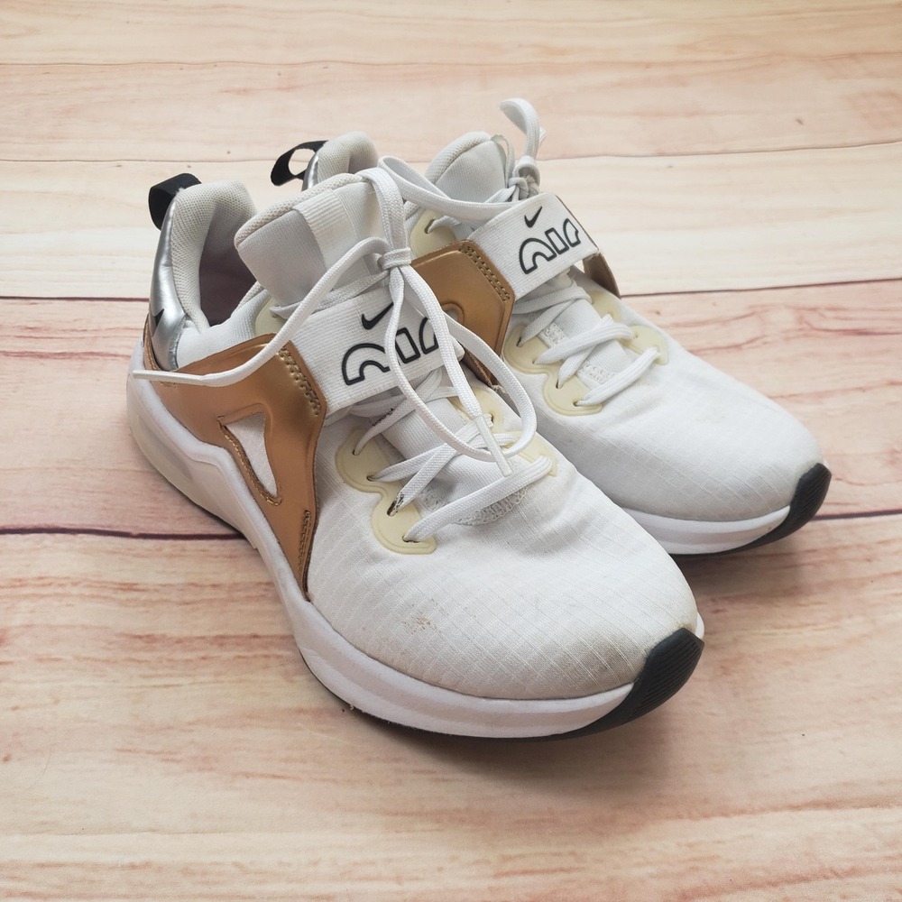 Nike Air Max Bella TR 5 Shoes Womens Size 5 White Gold Training Gym‎ Sneakers
